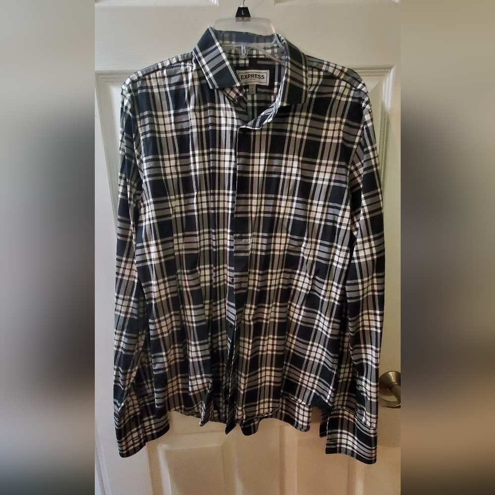 Express long sleeve button down. Size L.